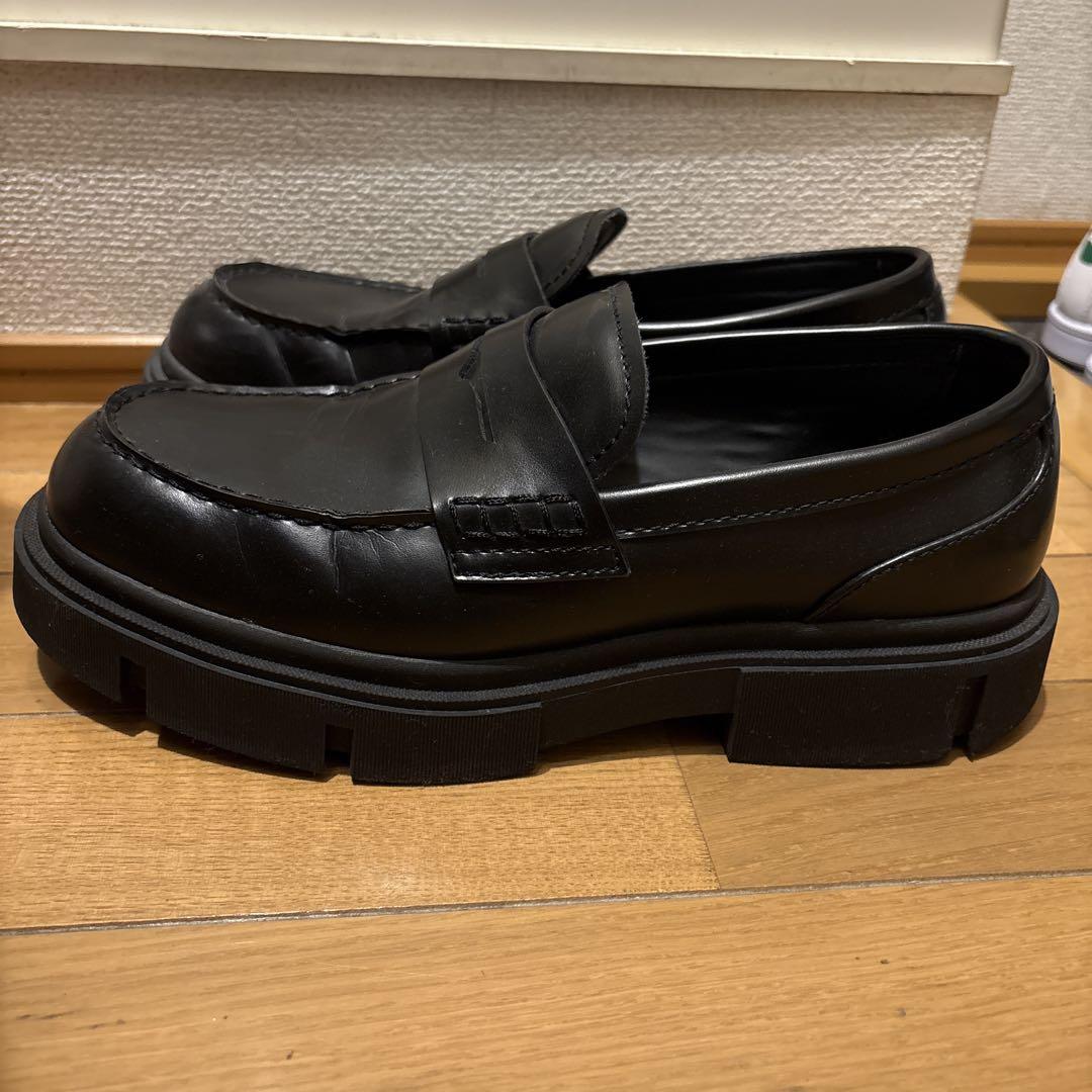 ザラ　コインローファー　チャンキーヒール　エナメル　ブラック　EU35 ZARA ザラ チャンキーヒールローファー ブラック - メルカリ