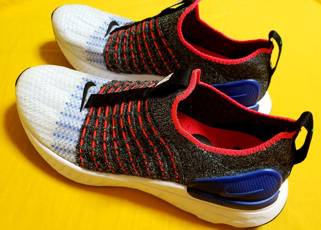 ナイキ NIKE エピックリアクトファントムフライニット　ランニングシューズ