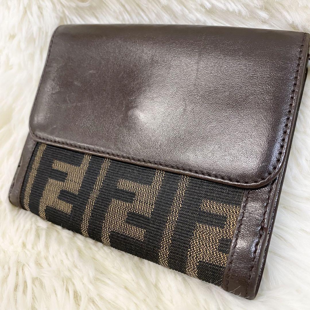 FENDI フェンディ お財布 二つ折り ズッカ柄 FF柄 茶 レザー