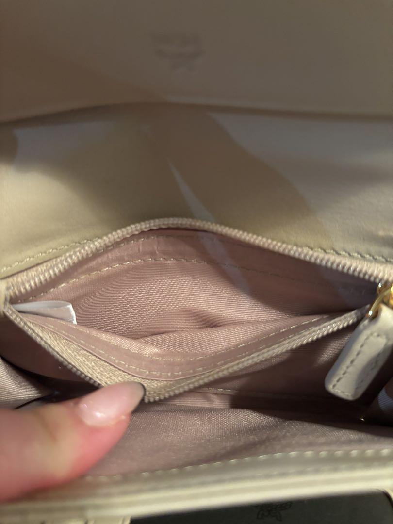 MCM ベージュレザー 三つ折り財布
