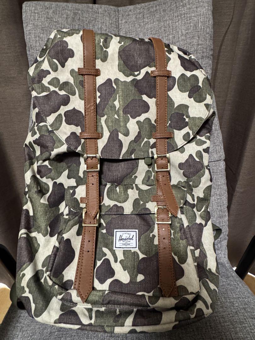 Herschel カモフラージュ リュック