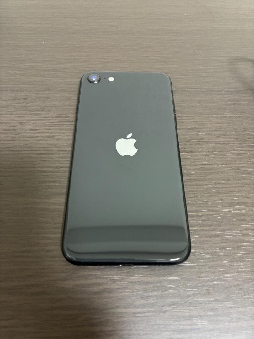 iPhone SE 第2世代 64GB ブラック バッテリー76%Apple