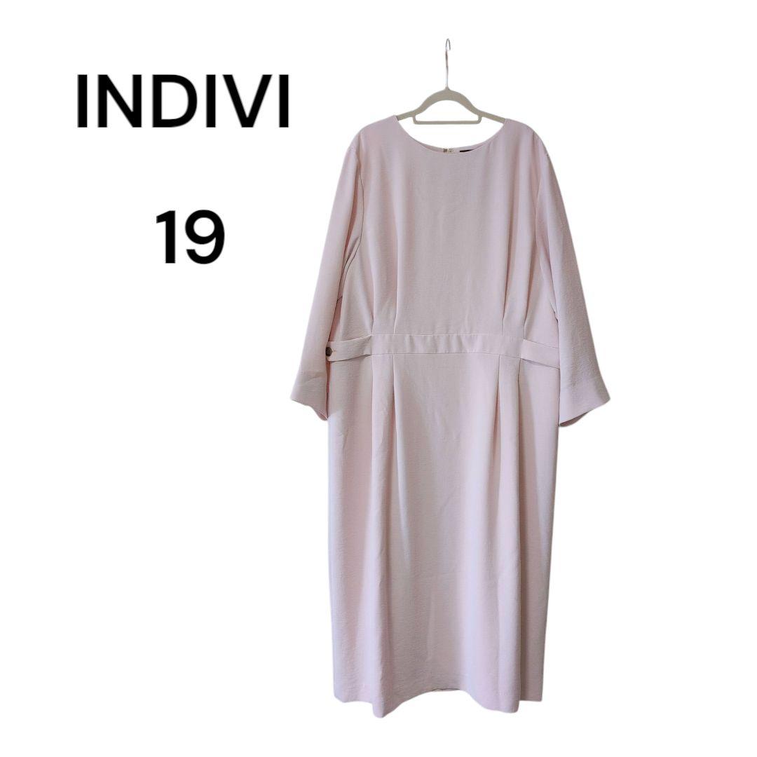 b2503102　新品タグ付き　大きいサイズ【INDIVI】Iラインワンピース