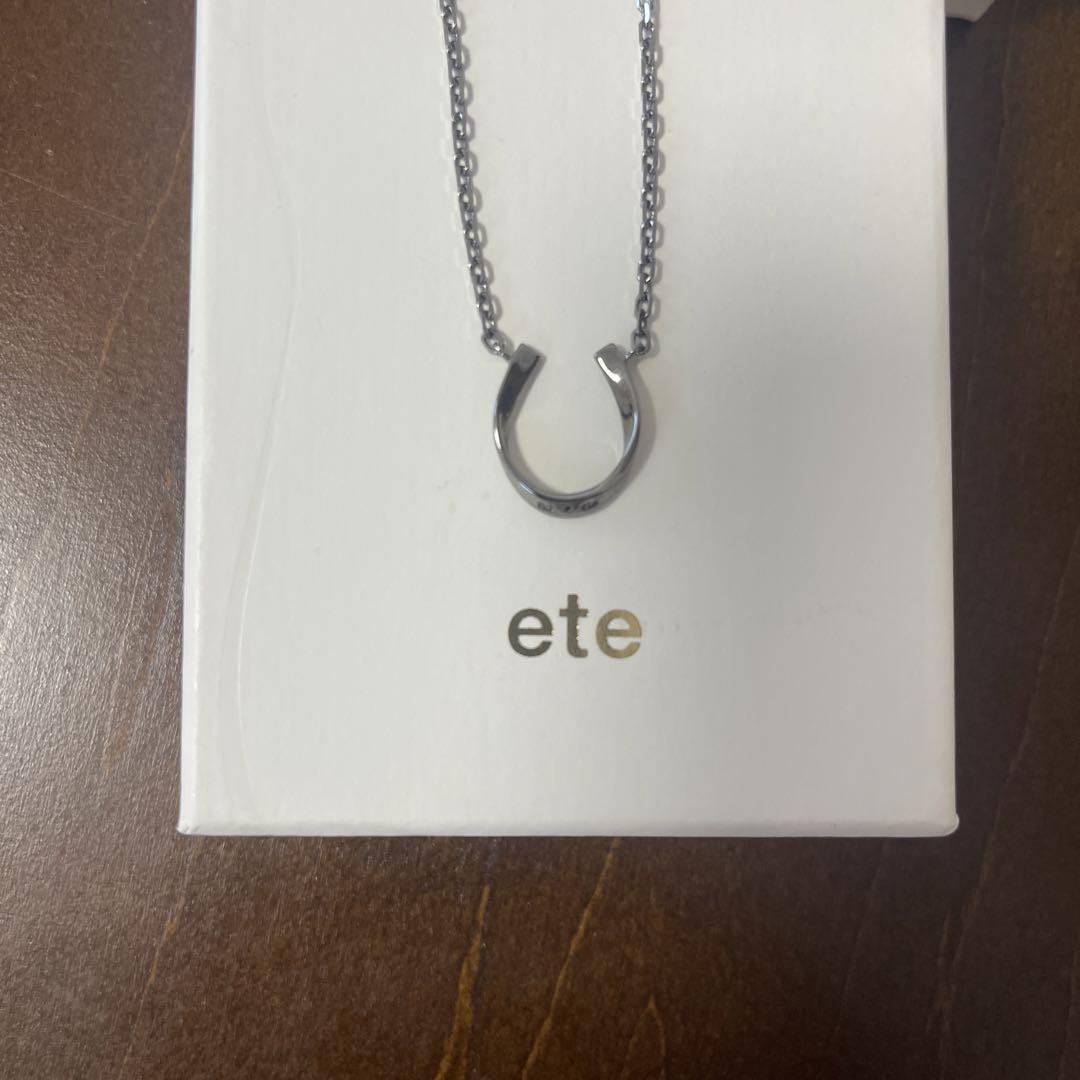ete ホースシュー　ブラックダイヤモンドネックレス