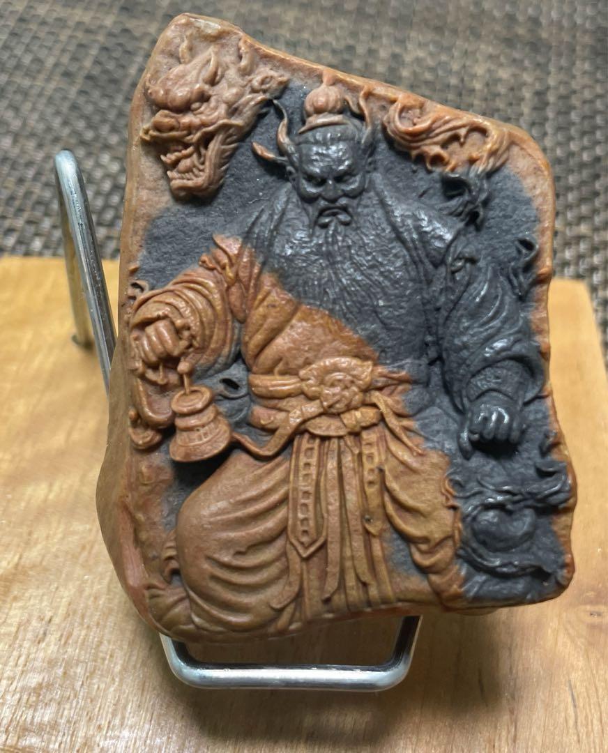 新疆ハミ砂漠の古い泥石刻雕お守り 天然石52x45mm（穴开け加工あり)