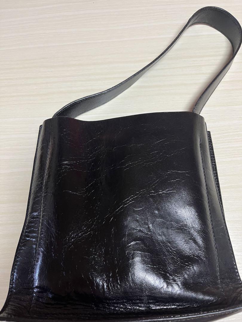 miu miu アーカイブ 肩掛けハンドバッグ 型押しロゴ 本革レザー黒 画像3