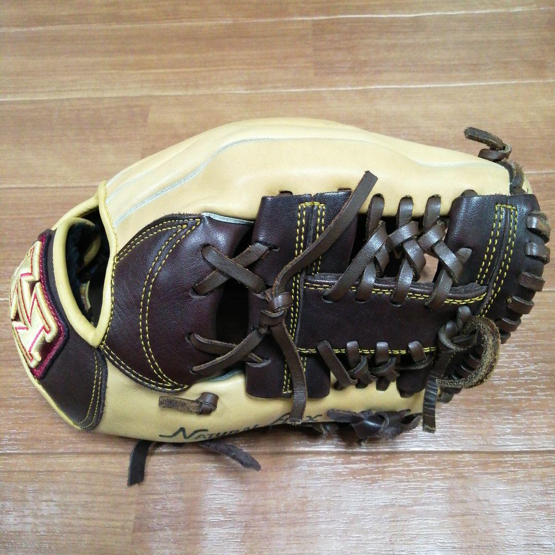 ハイゴールド軟式野球グローブ　内野手用　ベージュ茶色