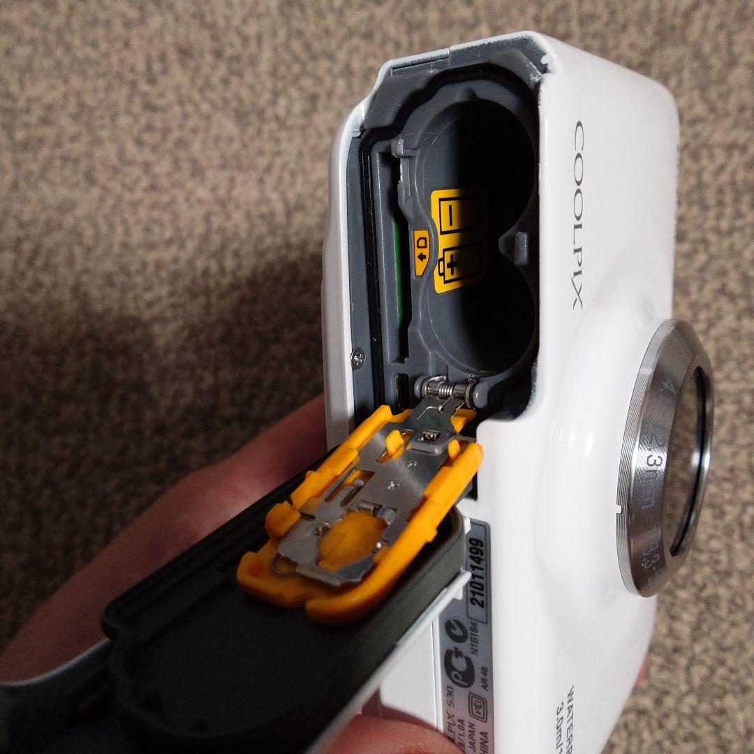 美品 Nikon COOLPIX S30 ホワイト