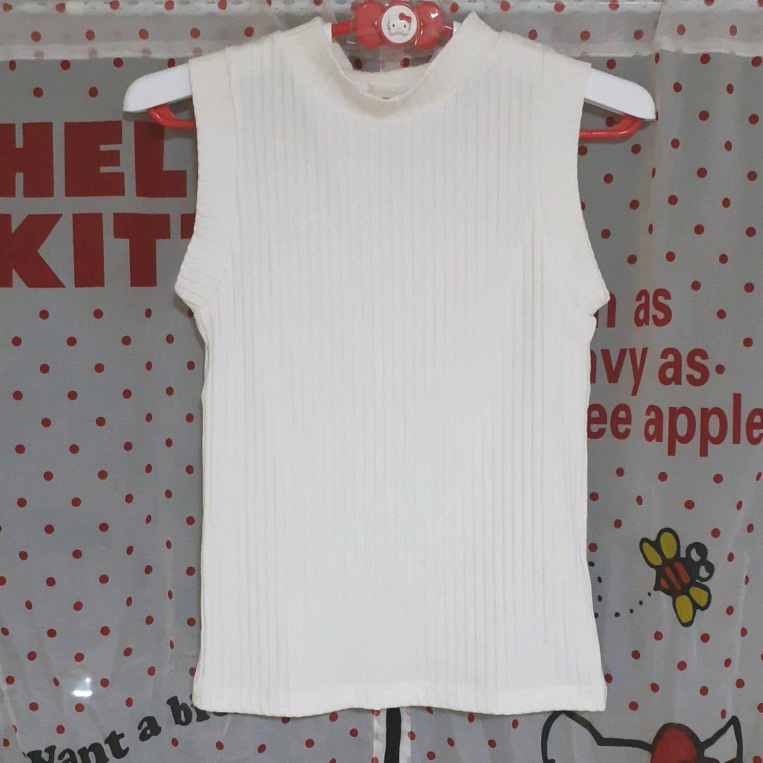 メルカリ Gu サマー インナー レディース S ホワイト Tシャツ カットソー 半袖 袖なし 680 中古や未使用のフリマ メルカリ Gu サマー インナー レディース S ホワイト Tシャツ カットソー 半袖 袖なし 680 中古や未使用のフリマ