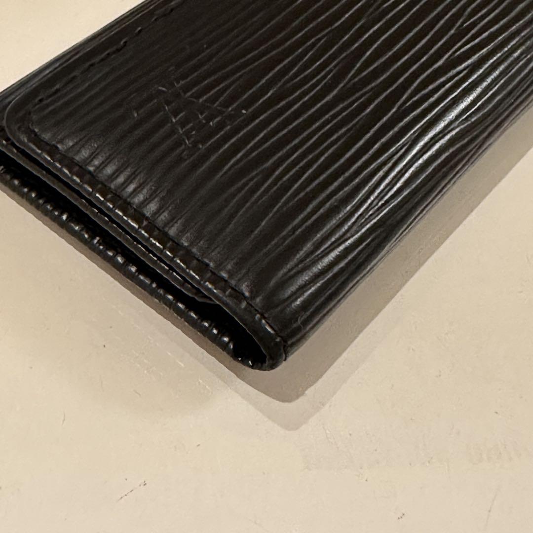 LOUIS VUITTON キーケース