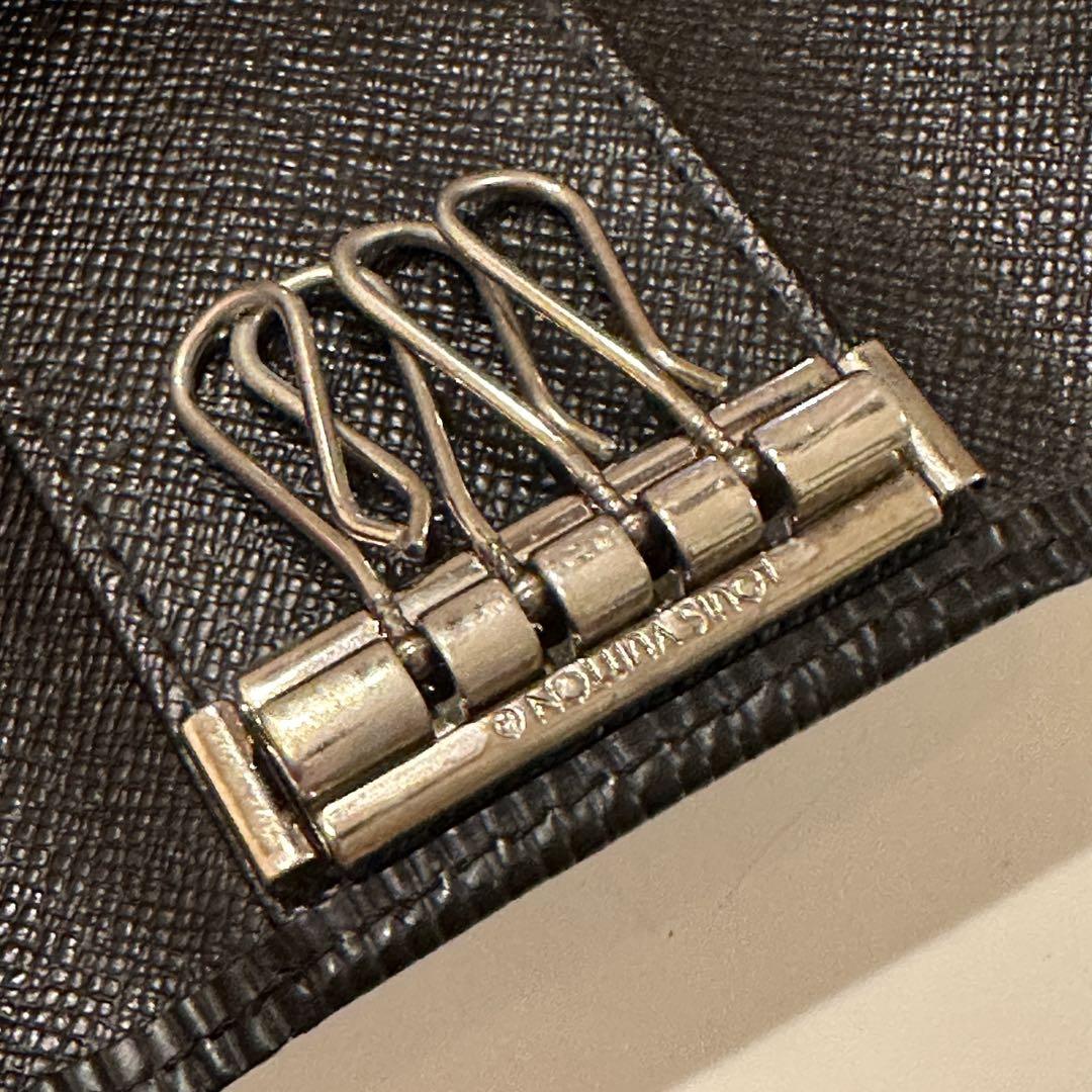LOUIS VUITTON キーケース