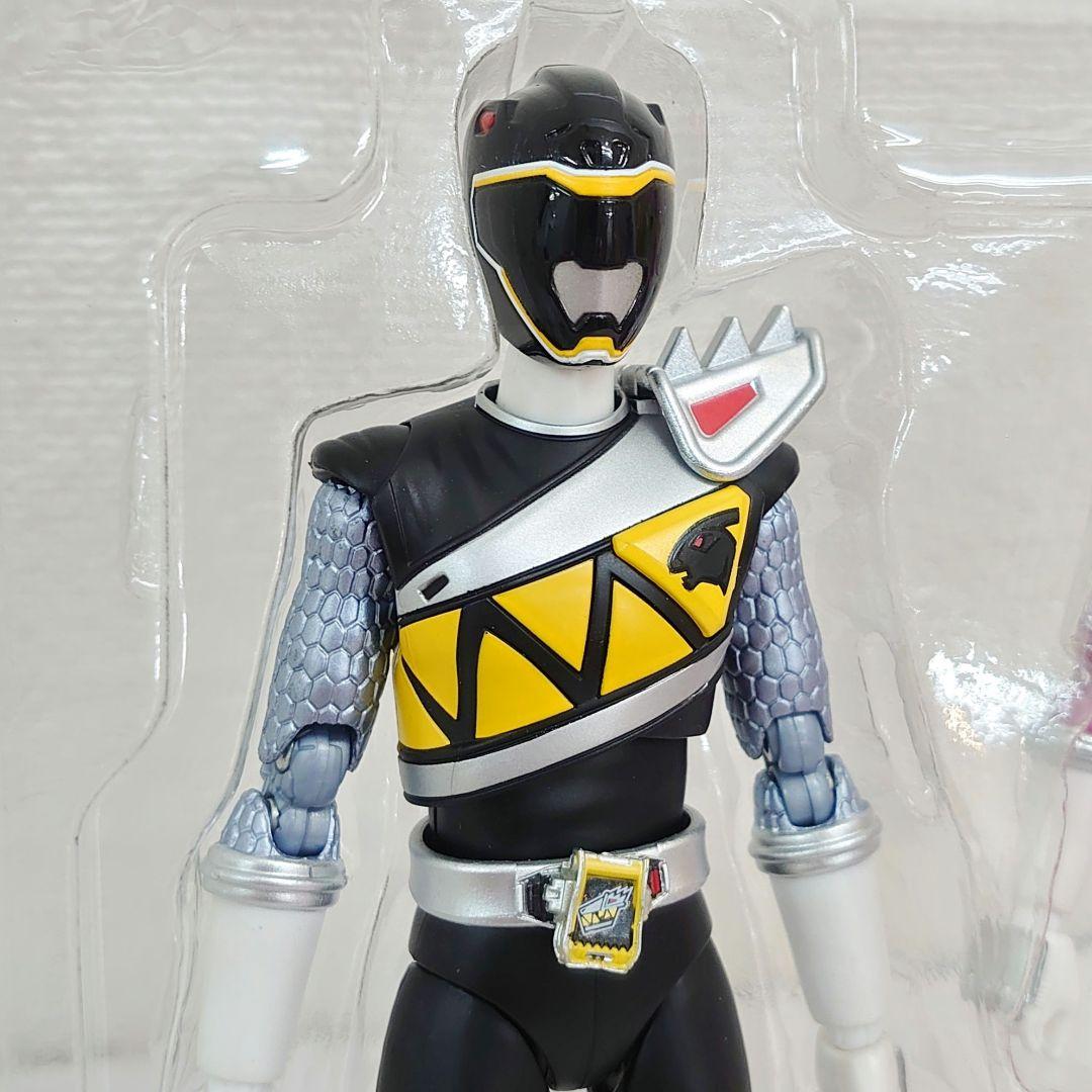 S.H.フィギュアーツ キョウリュウブラック＆キョウリュウピンク フィギュア