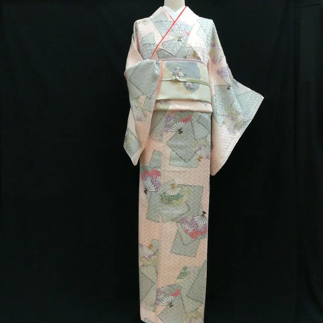 小紋(袷)　(色紙に扇文様　灰梅色系)