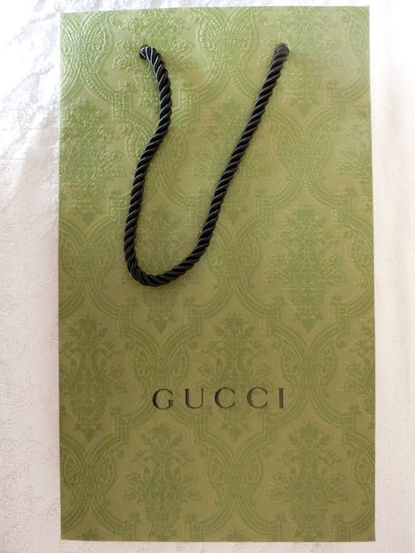 【新品】GUCCI 二つ折り財布　べージュ　GGキャンバス