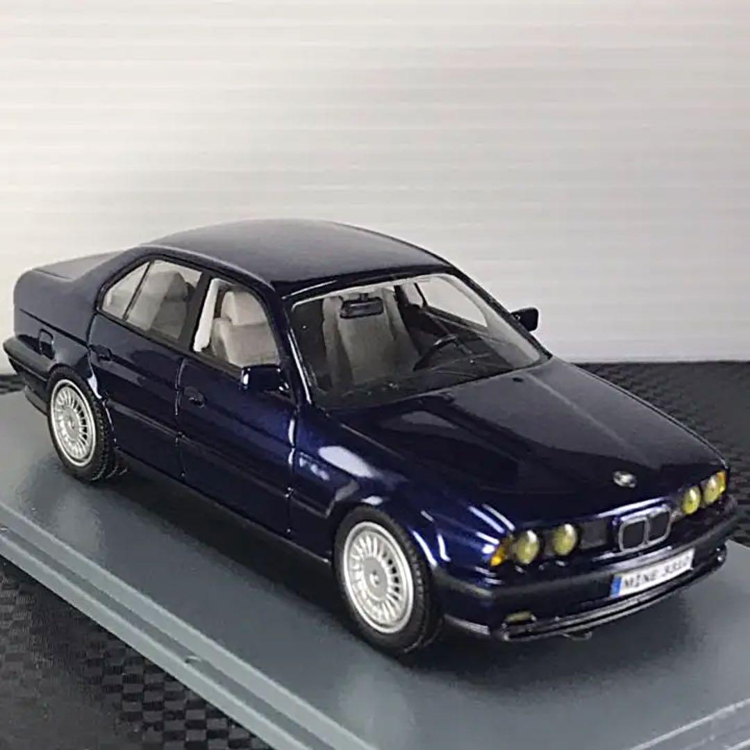 Neo 1/43 - BMW M5 E34 1994 Metallic Green Resin Scale model
