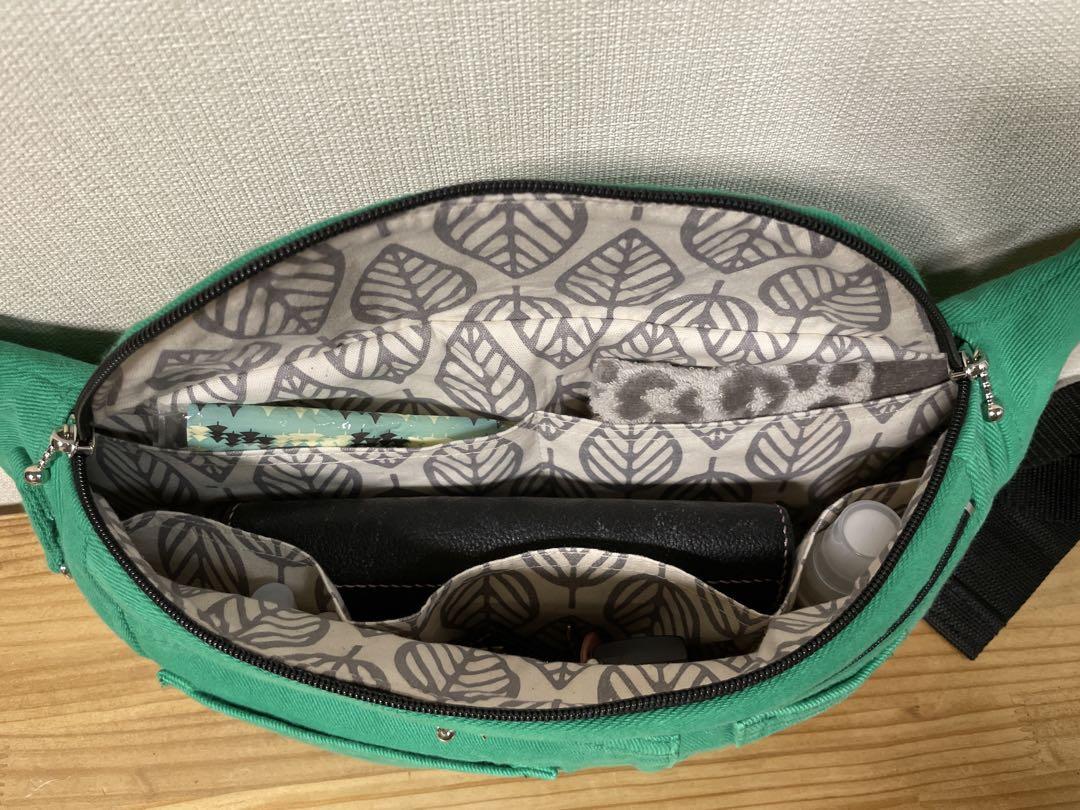 ハンドメイド　デニムリメイク　ウエストポーチ　ボディバッグ　グリーンパンツ