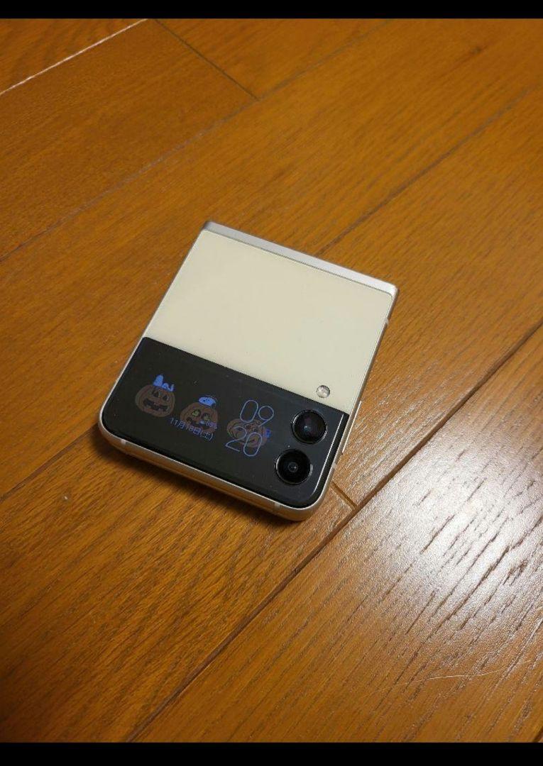 Galaxy Z Flip3 5G  クリーム 128 GB SIMフリー