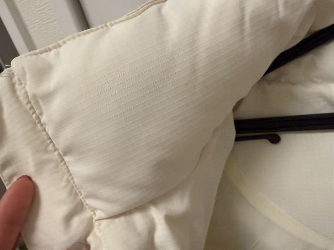 RVCA ホワイト ダウンベスト