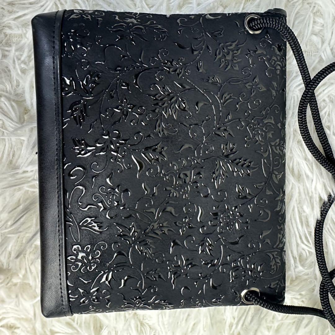 美品 インデンヤ 印傳屋 黒 エンボス加工ショルダーバッグ i9beti.org