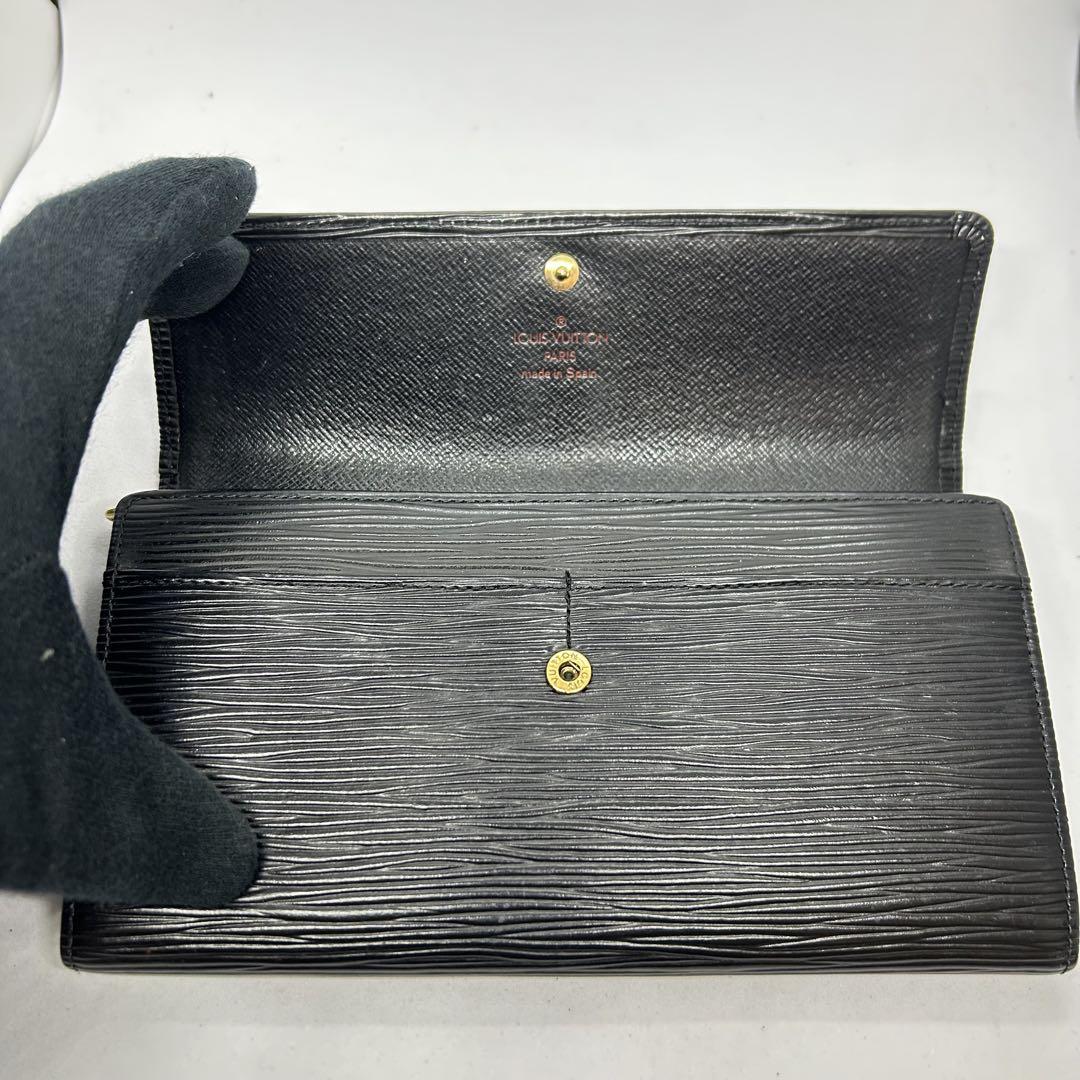LOUIS VUITTON　ヴィトン　エピ　ポルトフォイユ・サラ　M63742