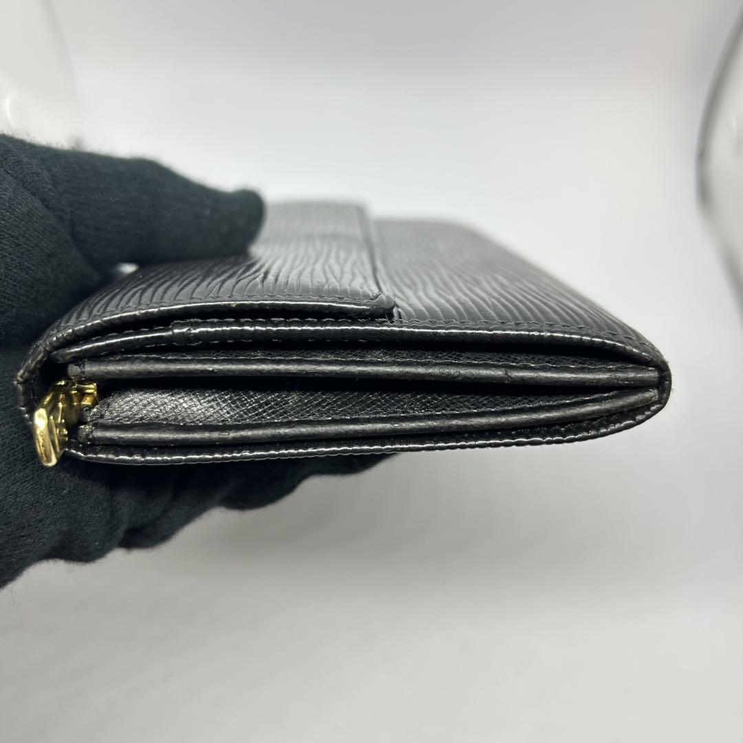 LOUIS VUITTON　ヴィトン　エピ　ポルトフォイユ・サラ　M63742