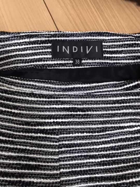 INDIVI ツイード　ノーカラーセットアップスーツ