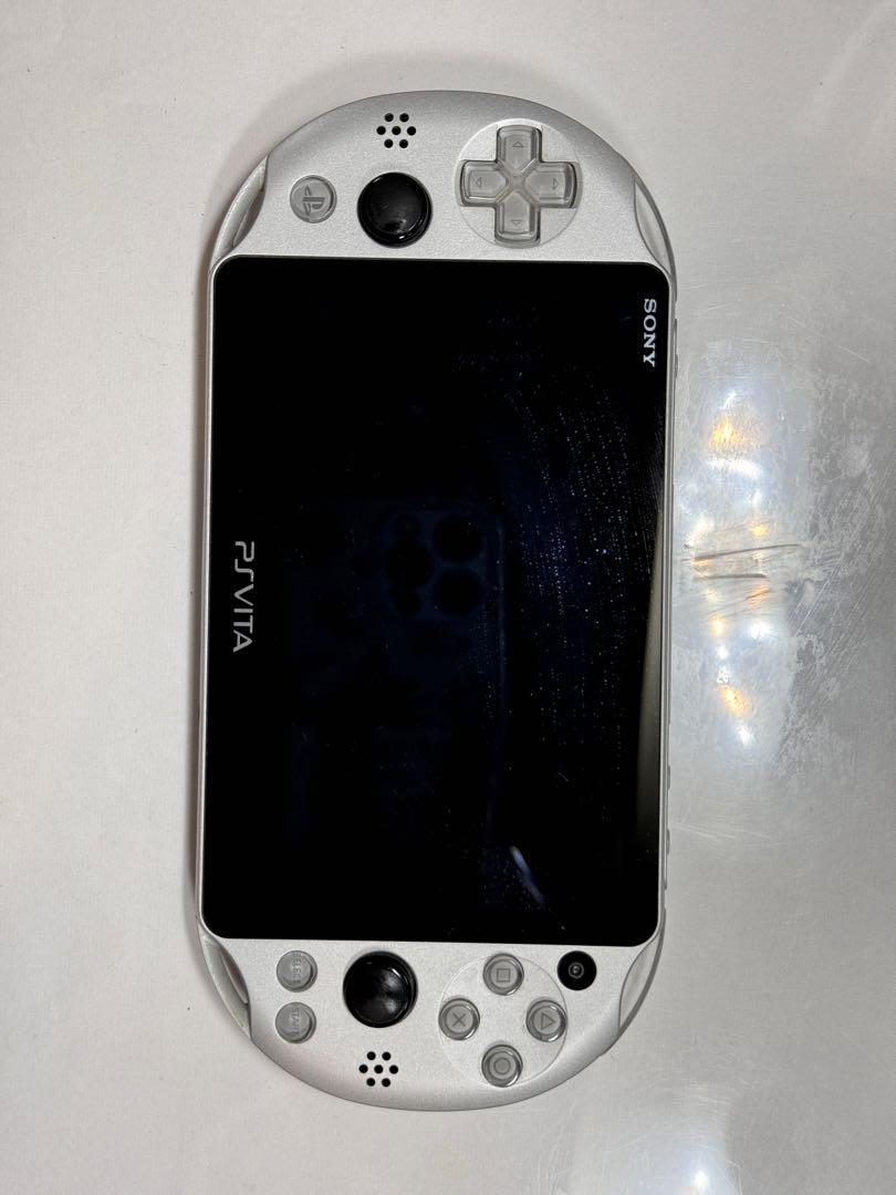 ソニー　PSvita pch2000 シルバー　美品　SONY　ゲーム機