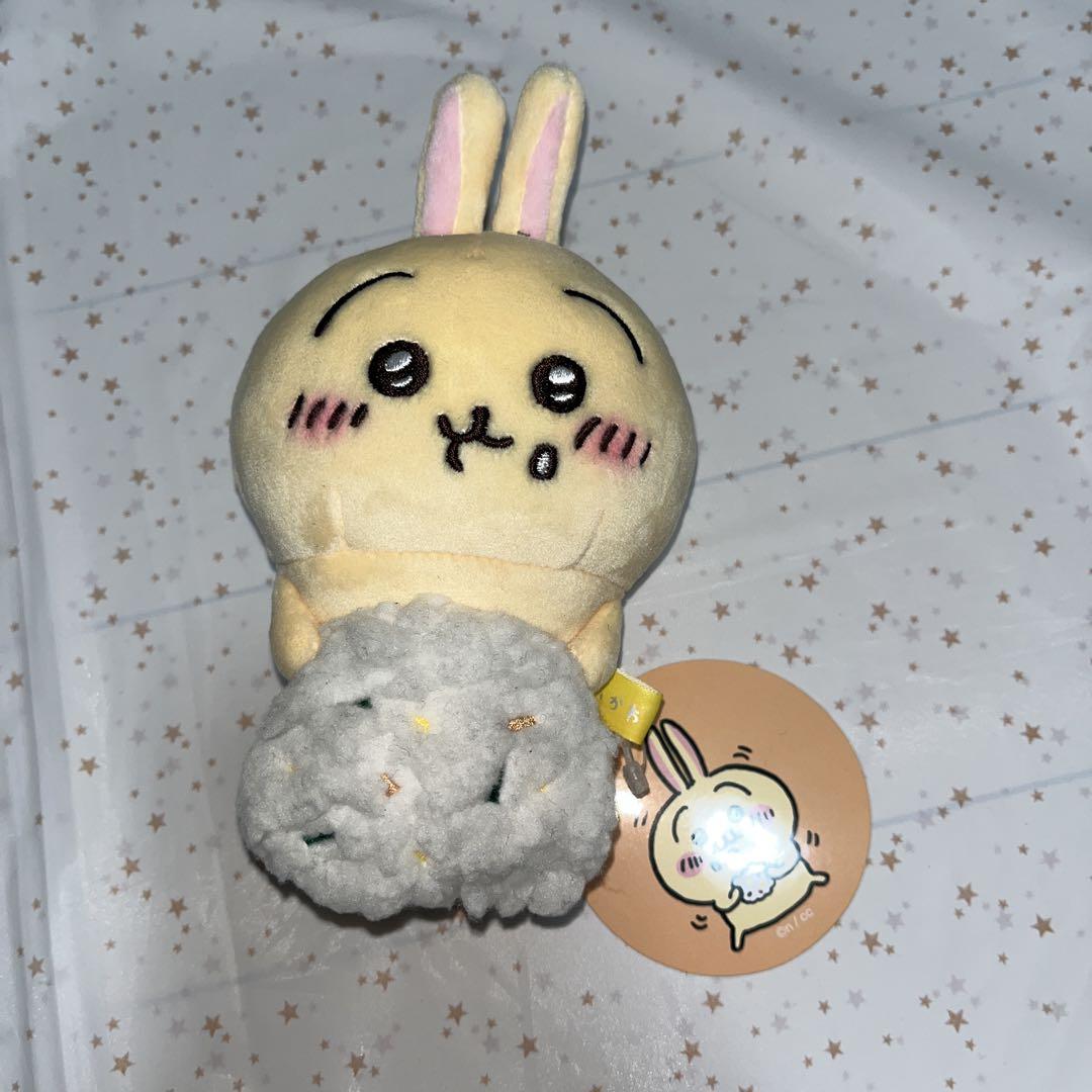 【正規品】ちいかわ　デスクトップから見守るひっかけぬいぐるみ（おにぎりうさぎ）