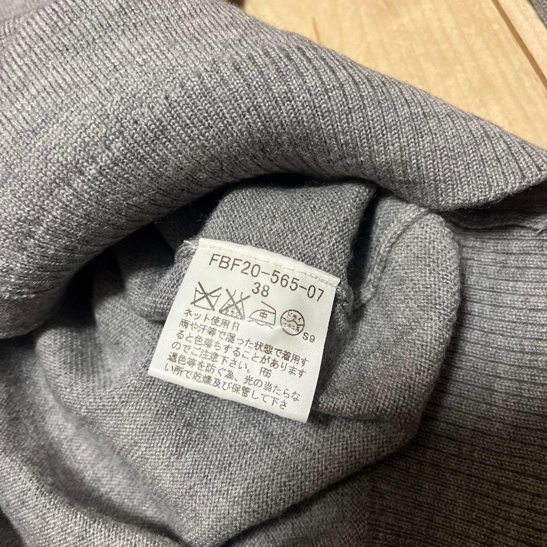 若者の大愛商品 Burberry 美品 BLUE クルーネック グレー カーディガン LABEL トップス