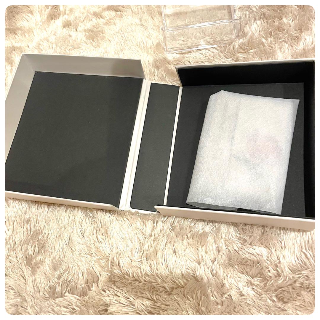 ほぼ新品✨箱付き　ロエベ 貝殻モチーフ アナグラム カードケース LOEWE