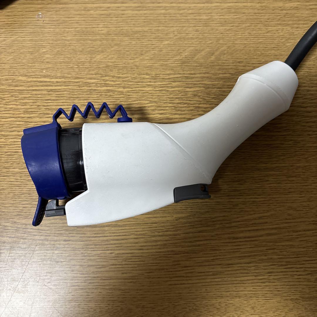 日産　充電ケーブル　3NK5E