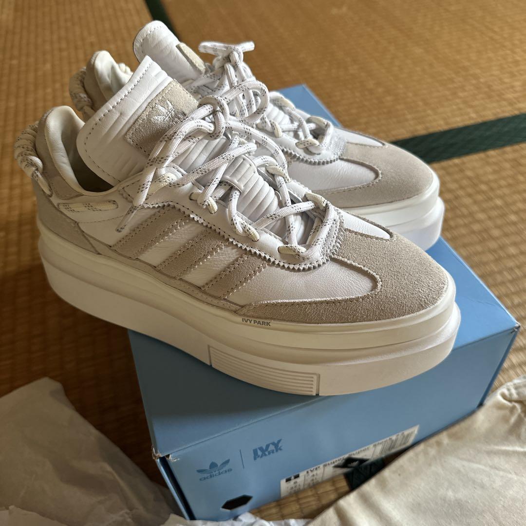 adidas IVYPARKスニーカー ホワイト ロゴ入り保存袋、 備品付き