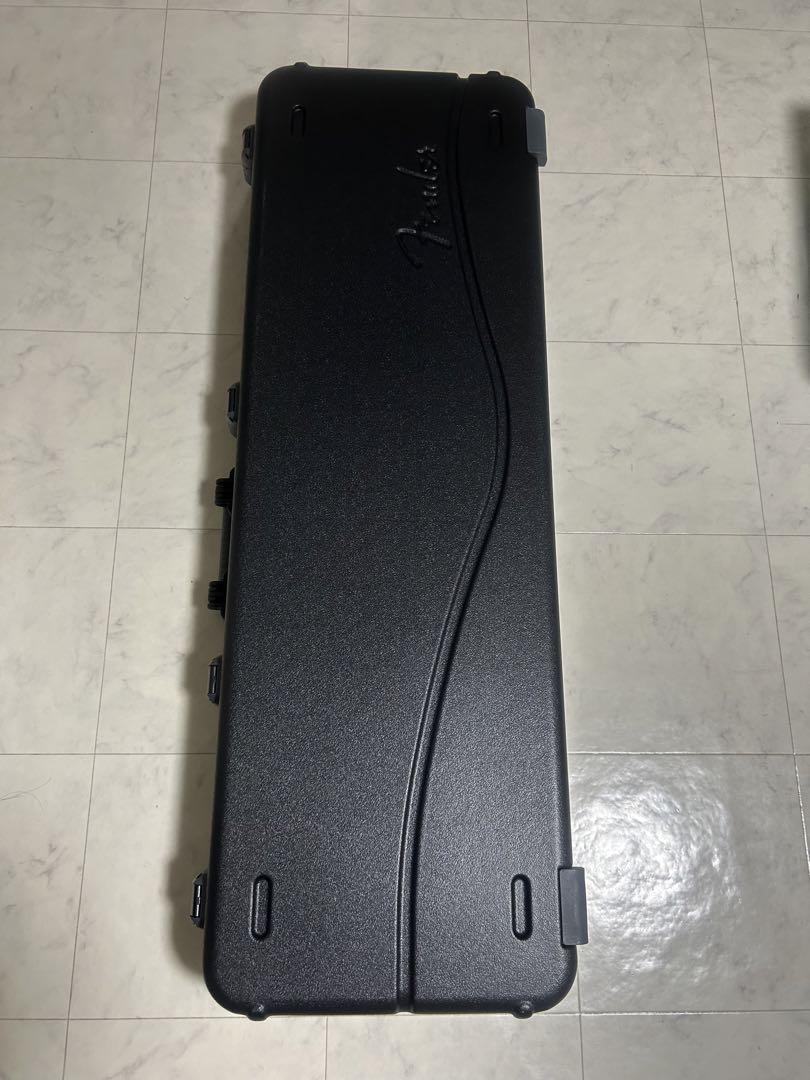 ベース FENDER DELUXE MOLDED CASE ELECTRIC BASS