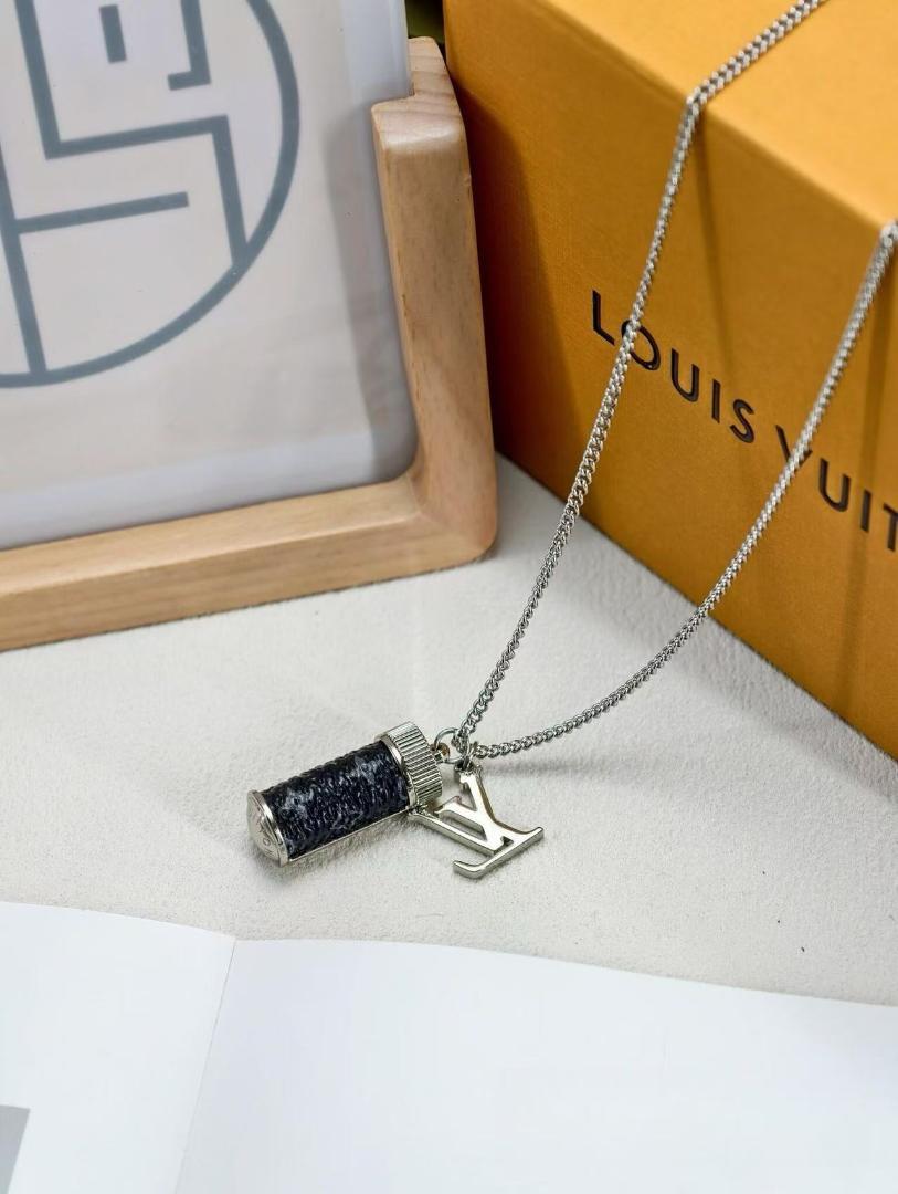 美品　LOUIS VUITTON スレッドボトル型ネックレス