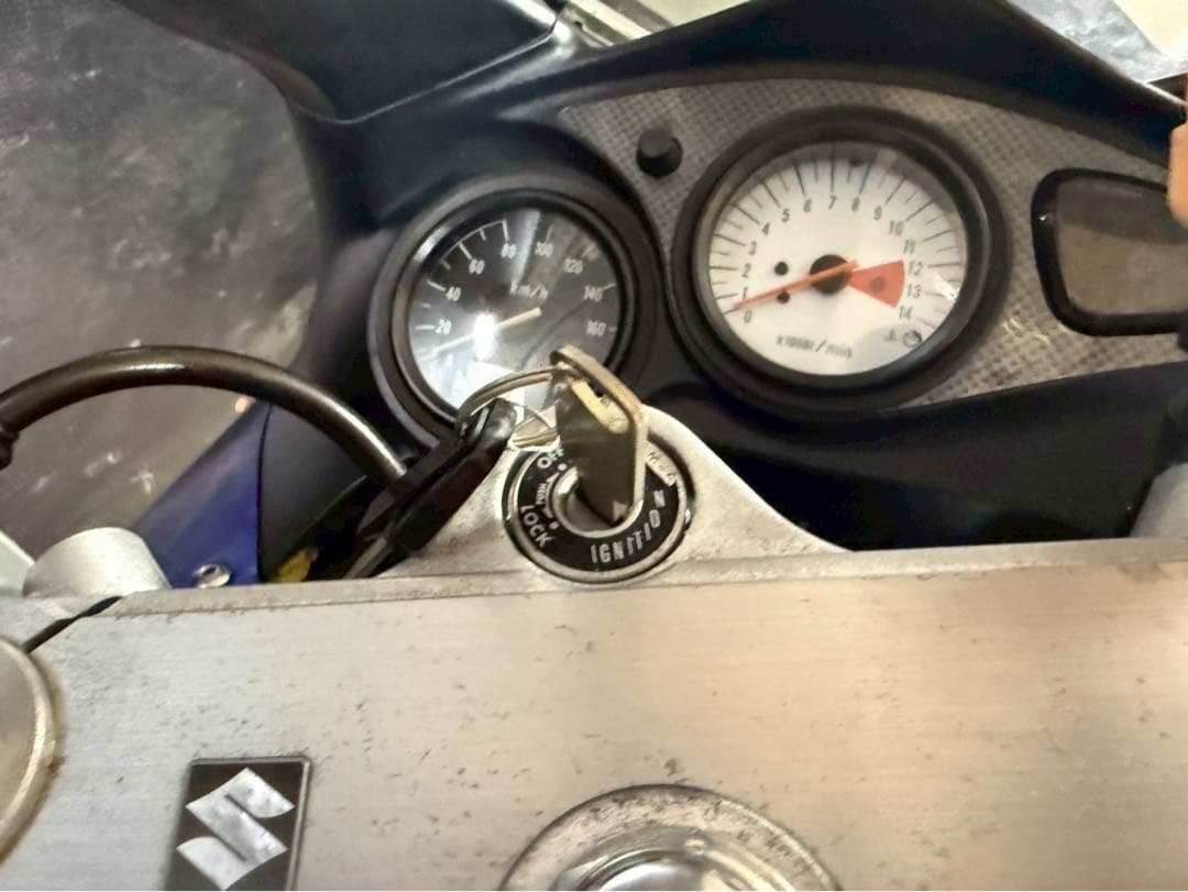 07082208S スズキ　SV400S VK53A 関東圏内即日配送可能！