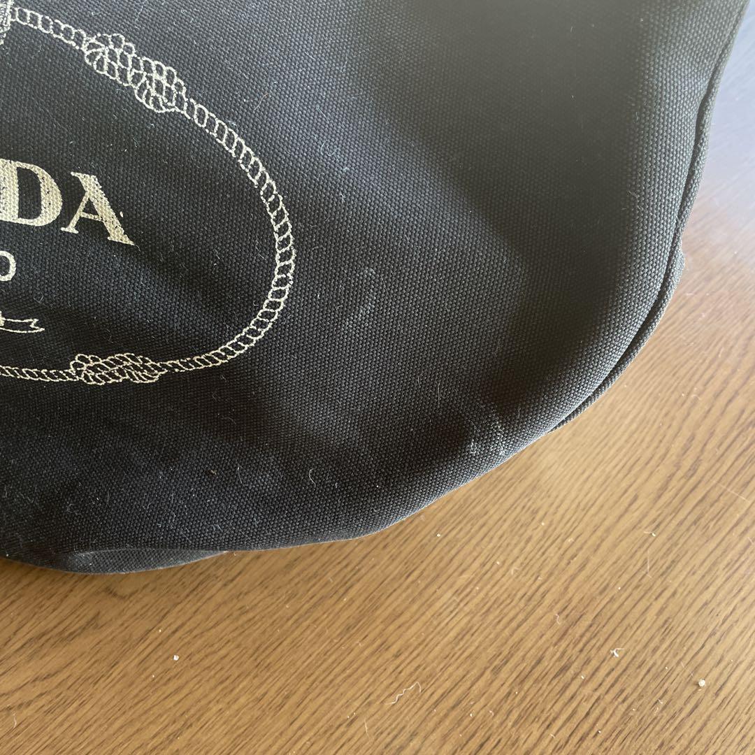 PRADA ブラックバッグとポーチセット