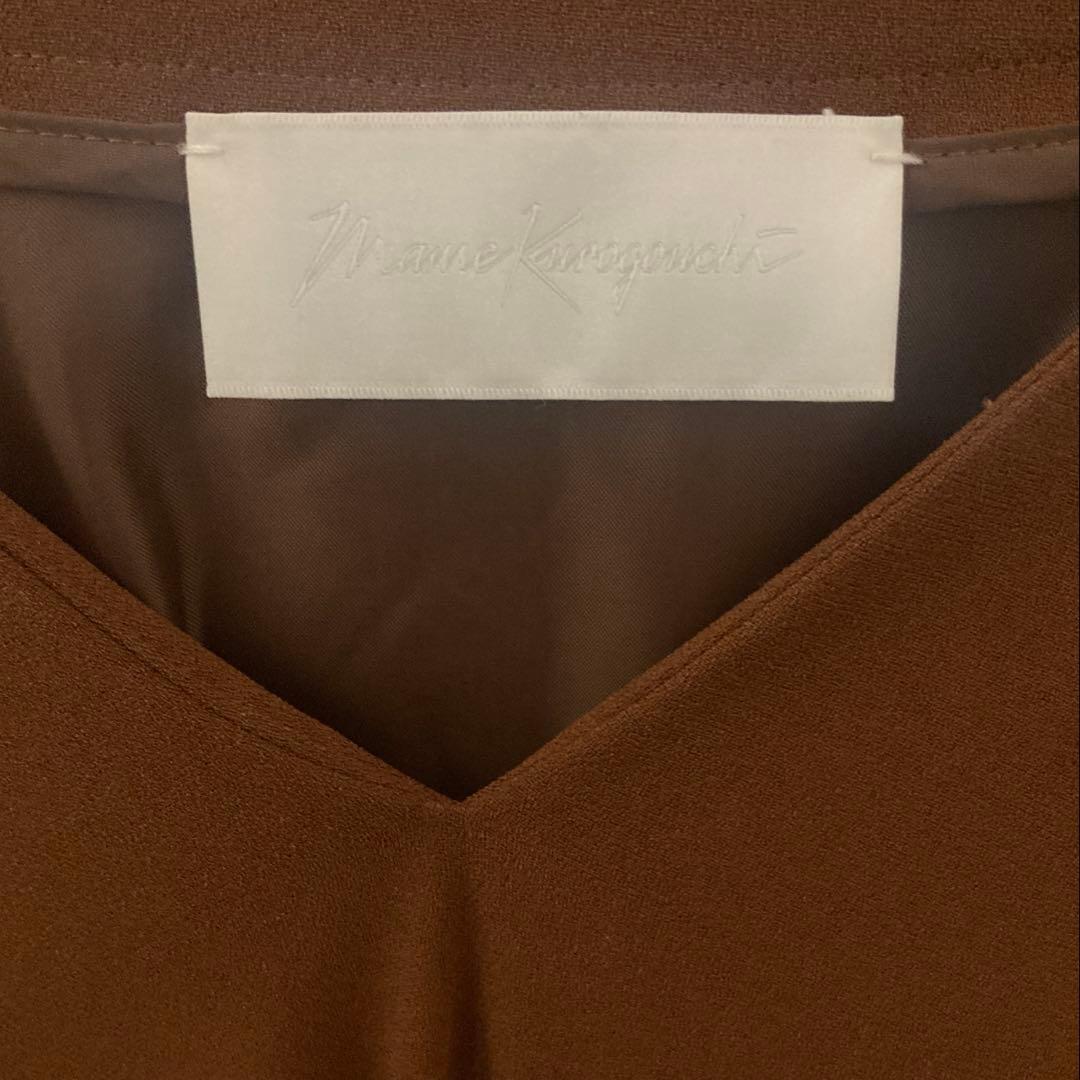 mame kurogouchi エンブロイダリーカフスVネックドレス ブラウン