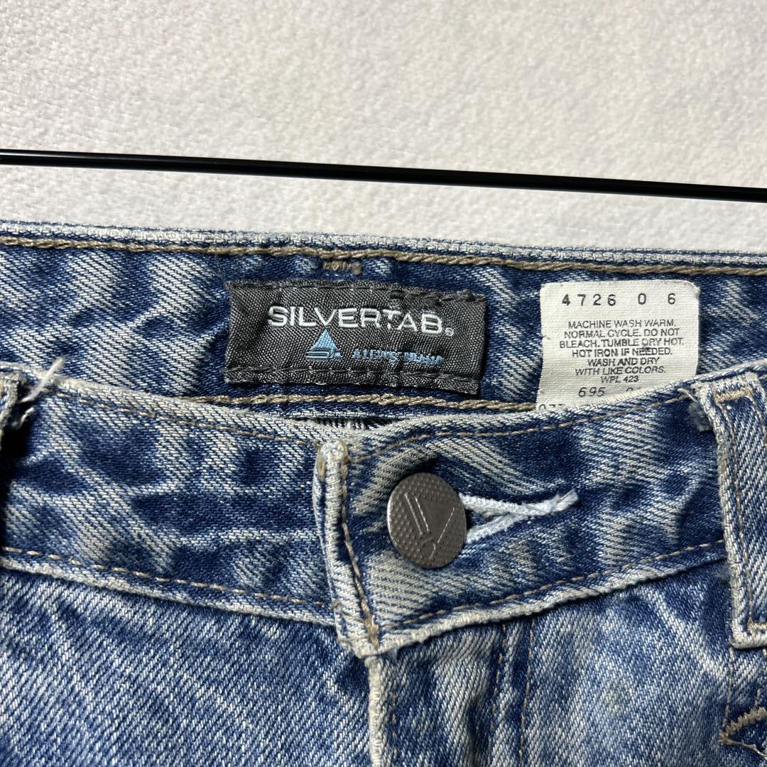 LEVI’S