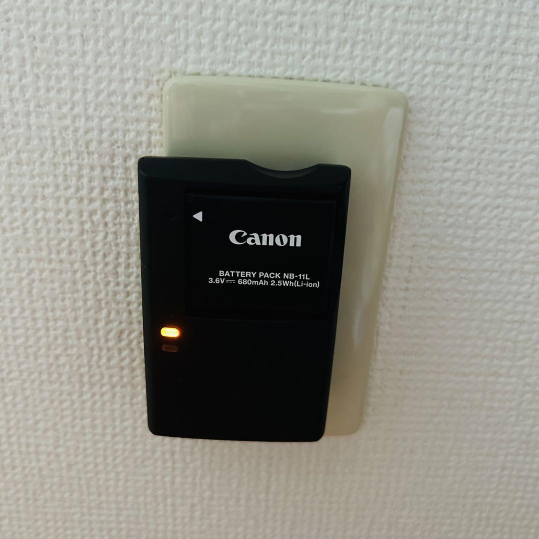 Canon IXY 180 シルバー　コンパクトデジタルカメラ
