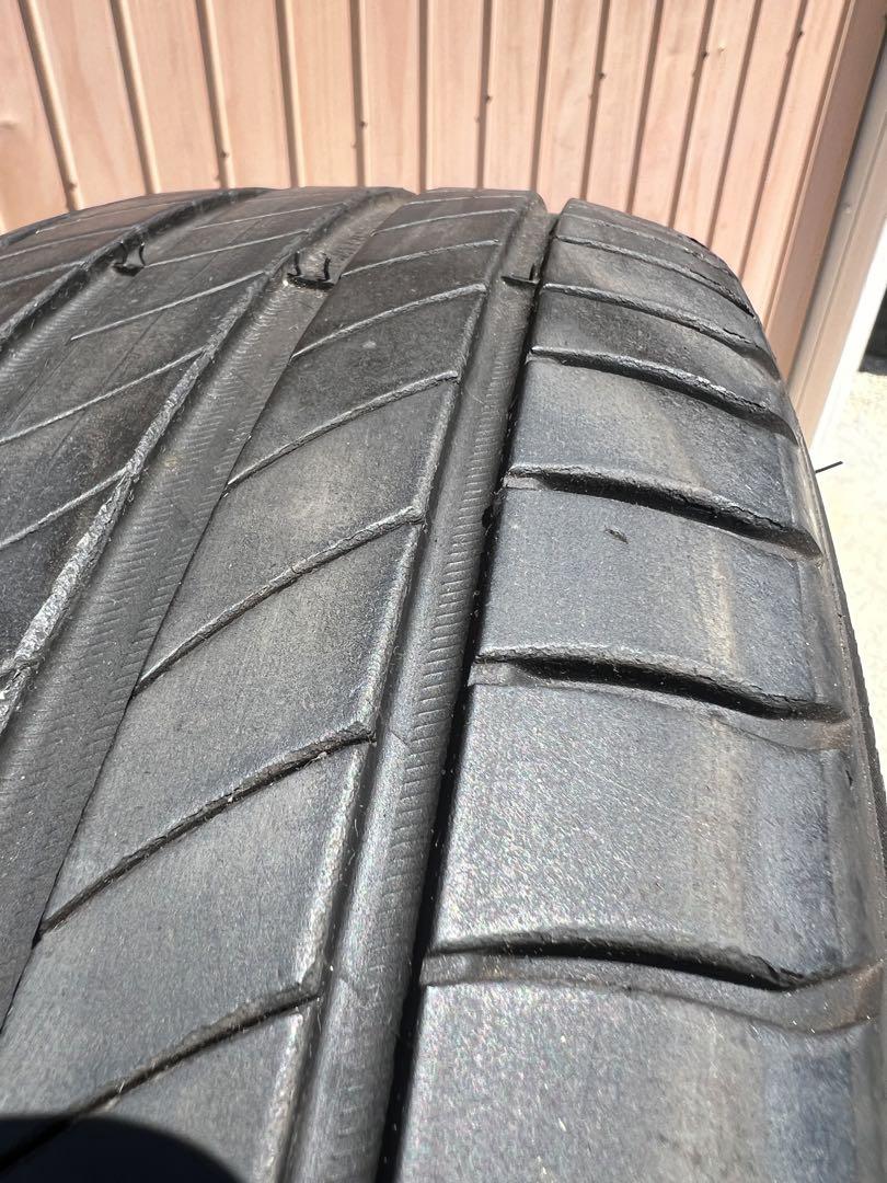高級　2018年製　215/60R17 2本　ハイエース　C-HR ヴェゼル