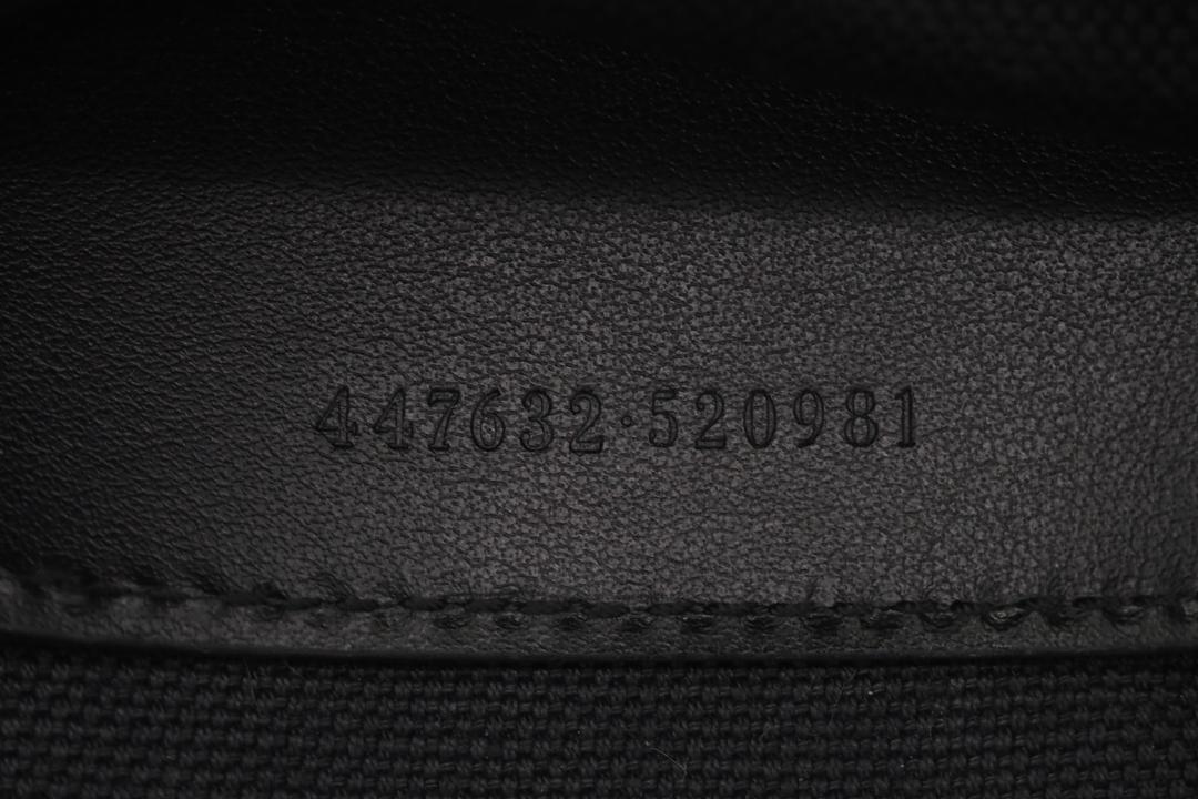 GUCCI ショルダーバッグ GGマーモント キルティング スモール ブラック