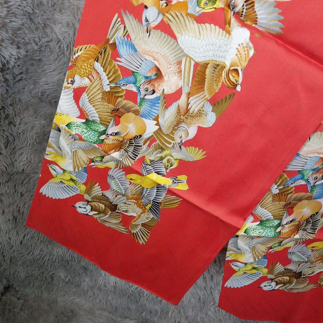 2392新品・未使用　エルメス　マキシツイリー　カレ　鳥柄　最高級シルク100