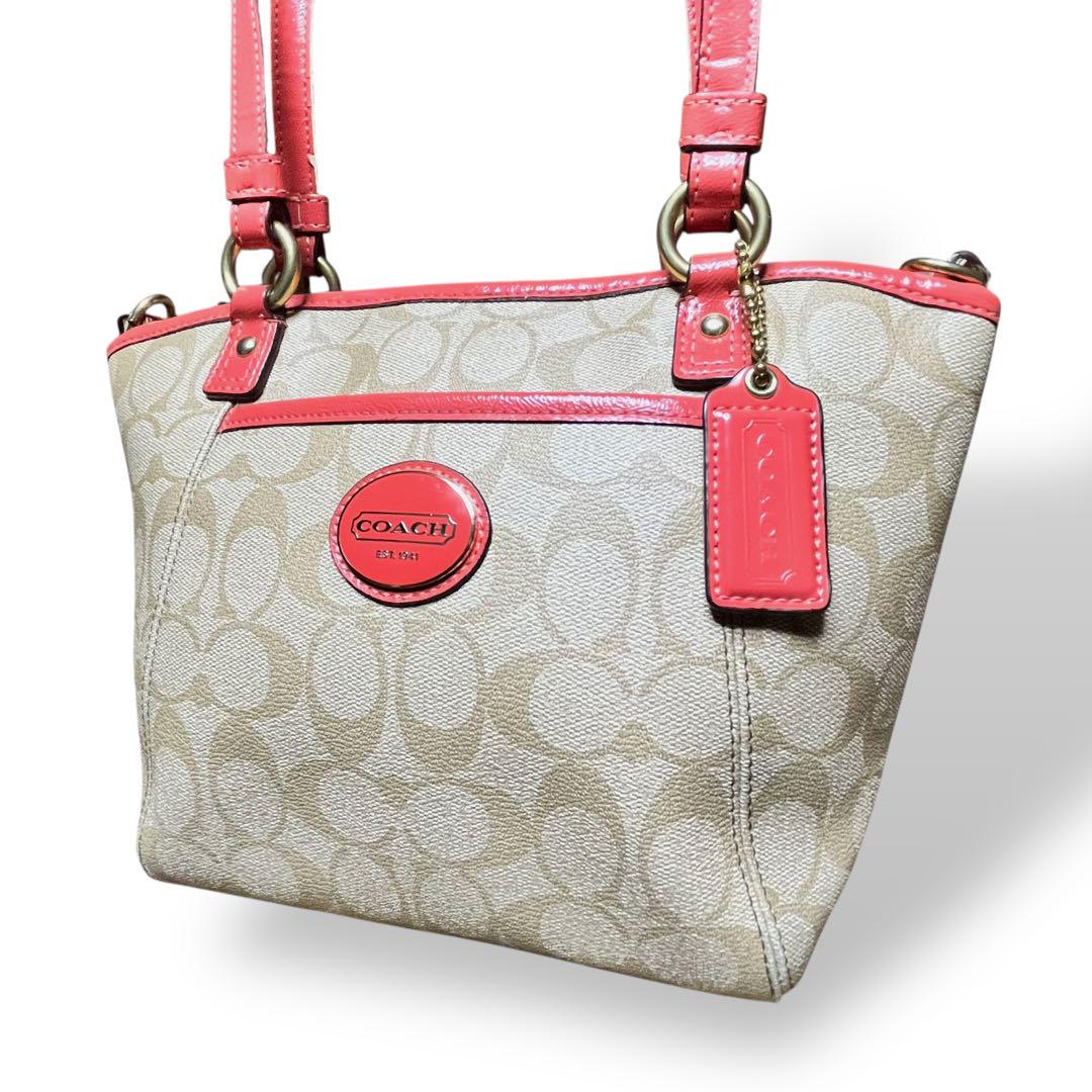 COACH コーチ　ハンドバッグ　シグネチャー　PVC 肩掛け　腕掛け