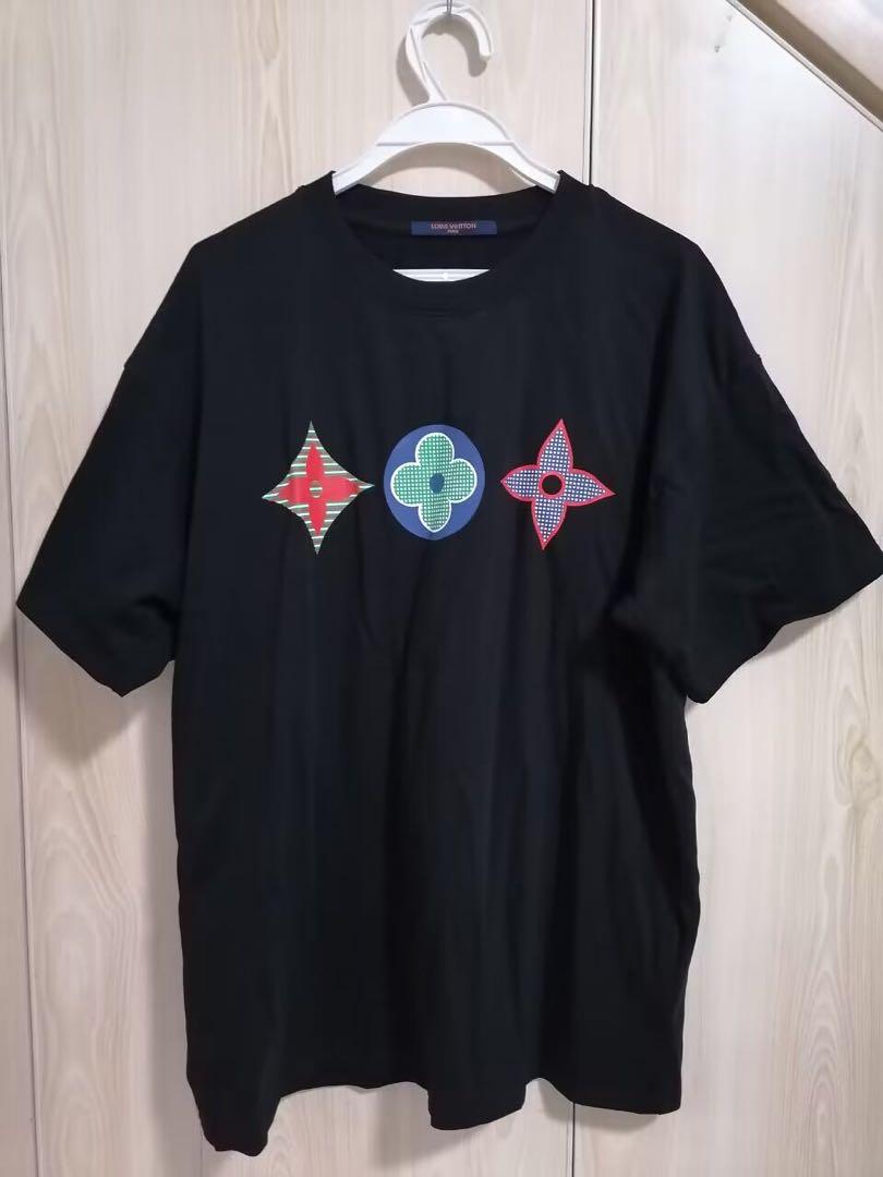 春のコレクション LOUIS VUITTONカラーです三色の花のコットンTシャツ