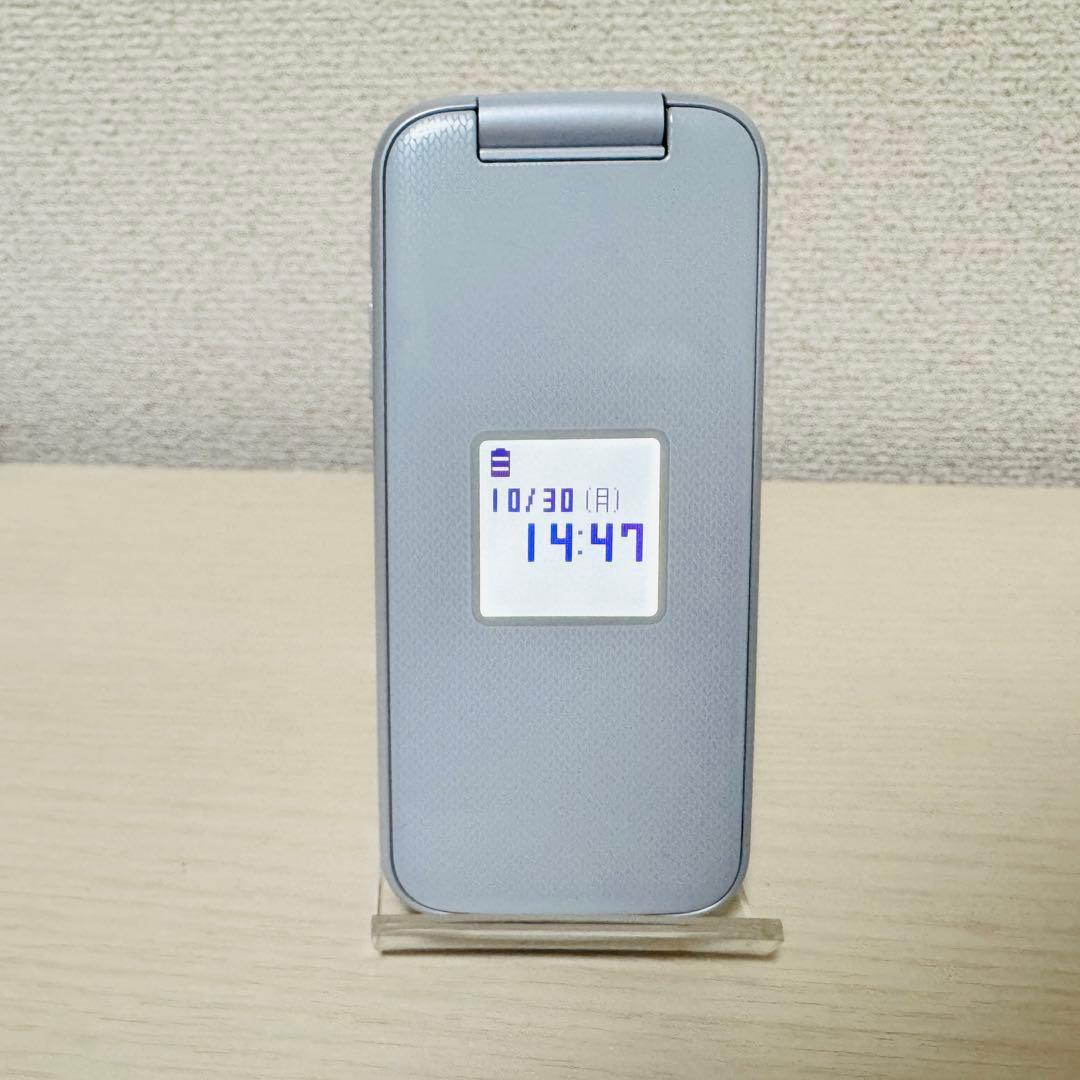 docomo らくらくホン F-01M ホワイト セット docomo らくらくホン F-01M ホワイト セット