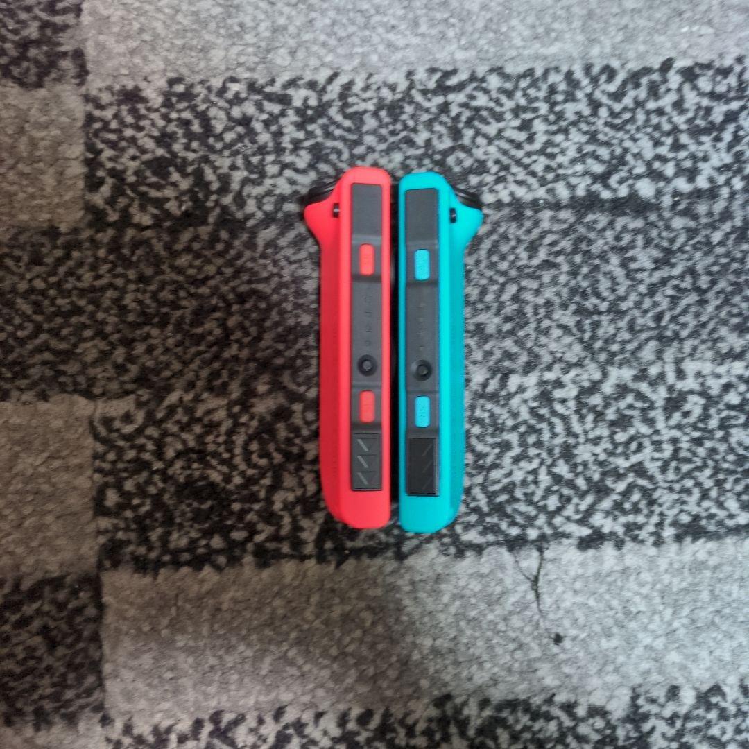 Nintendo Switch 本体 青/赤 2024年