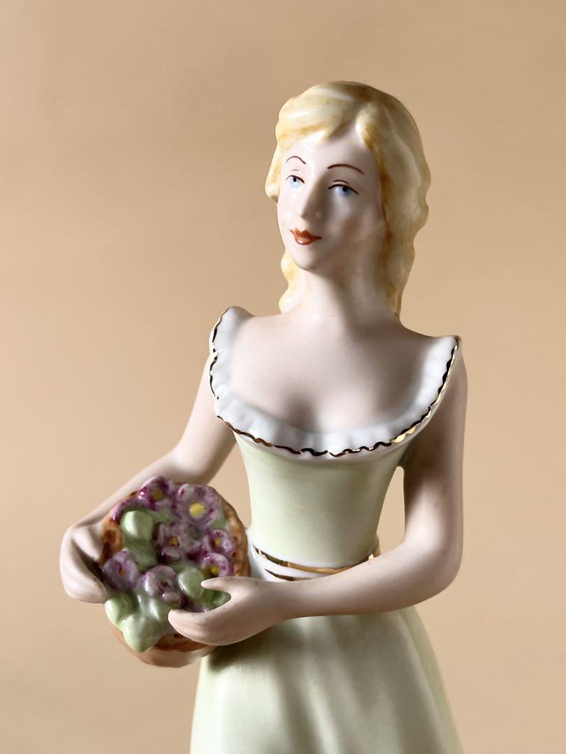ROYAL DUX ボヘミア　美女の置物　陶器人形　フィギュリン　美人女性