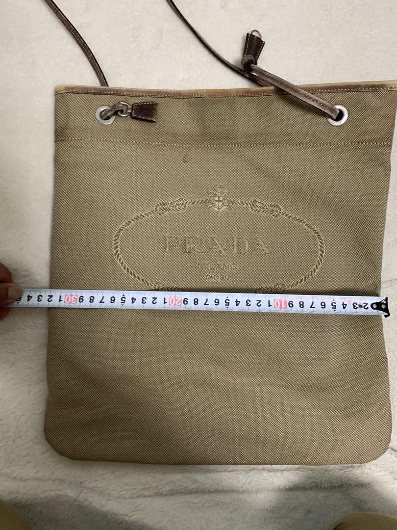 PRADA ロゴ　ジャガード