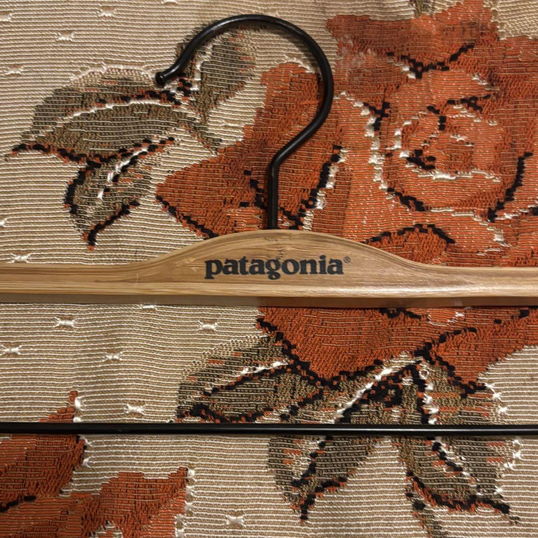 非売品】patagonia パンツハンガー アメリカ限定 - メルカリ