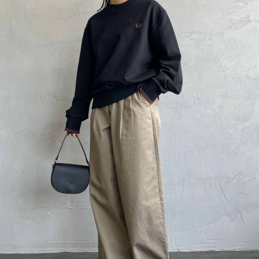 FRED PERRY ワンポイントロゴ刺繍 クルーネックスウェット